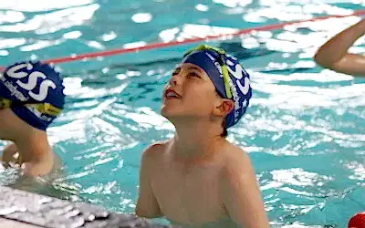 Boost Your Child’s Confidence: 3 Ways a Summer Crash Course Helps Nervous Swimmers 😀